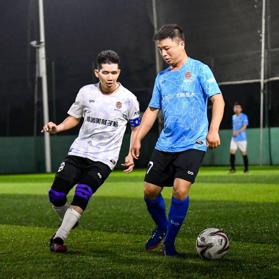 关于新加坡篮球联赛精英云集，球队实力对比激烈的信息