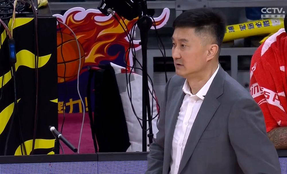 湖南男篮在比赛中再次遭遇失败，实力暴露无遗