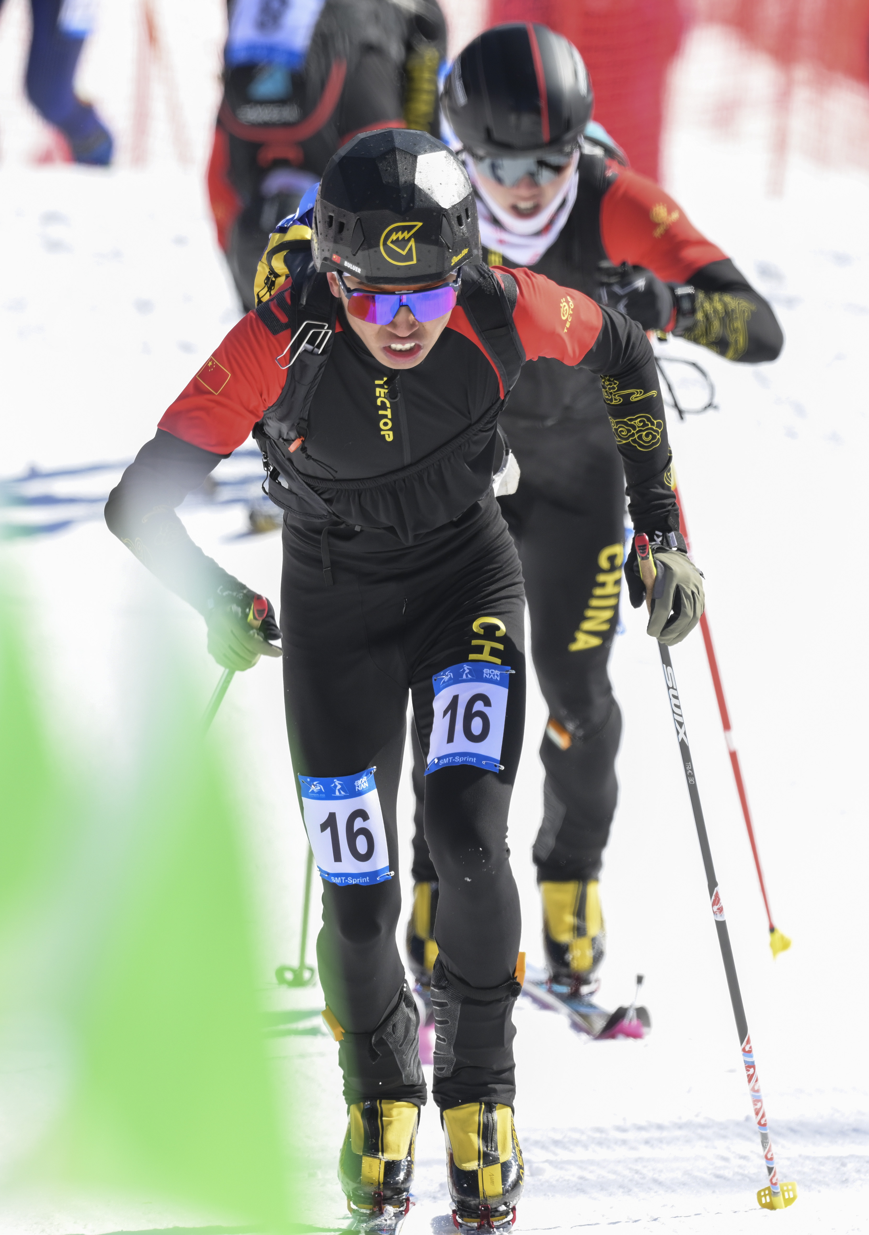 创造历史的新纪录，全体运动员豪气冲天的简单介绍