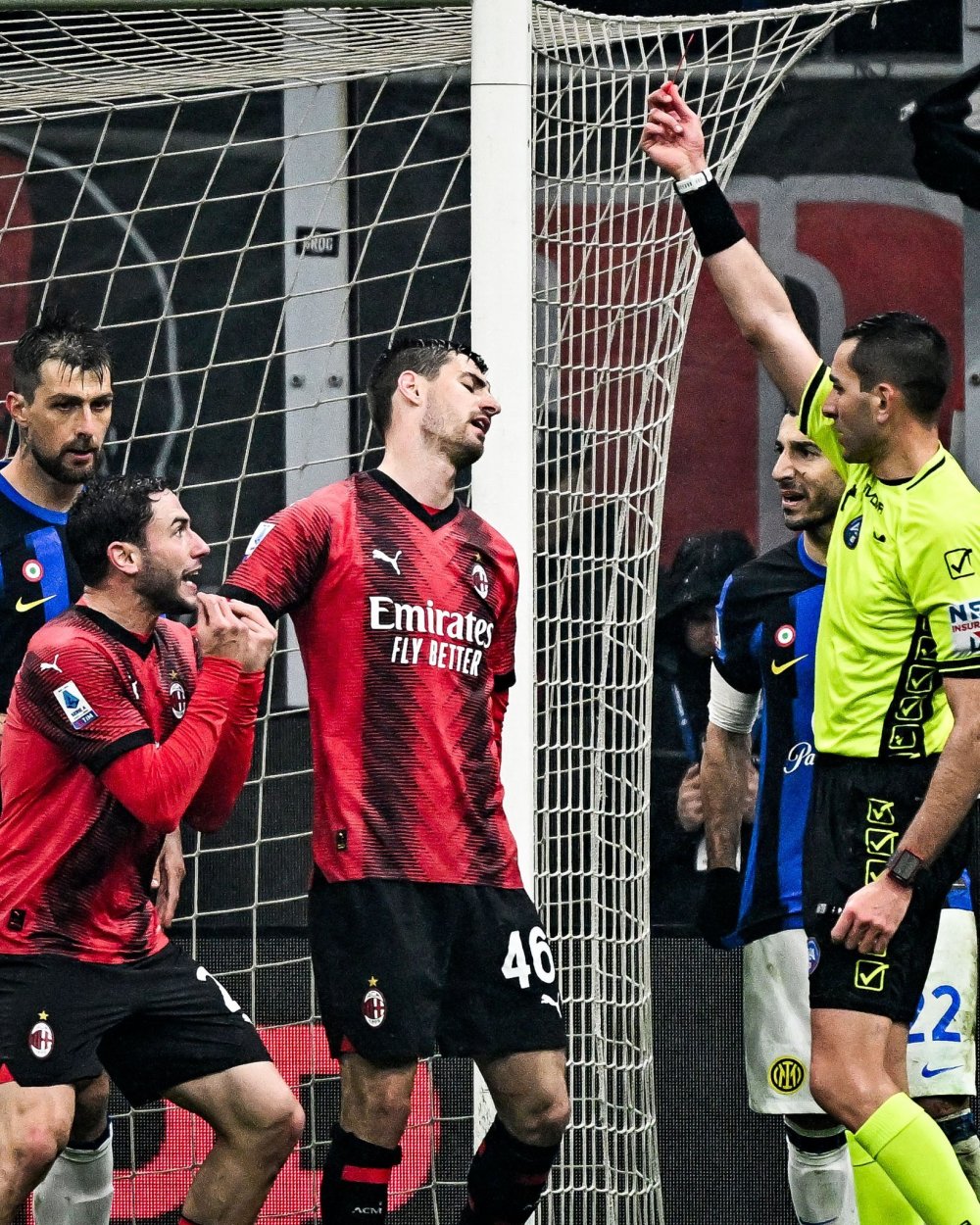 米兰德比:国际米兰力挫AC米兰,继续保持联赛领先地位的简单介绍 米兰德比:国际米兰力挫AC米兰,继续保持联赛领先地位的简单介绍