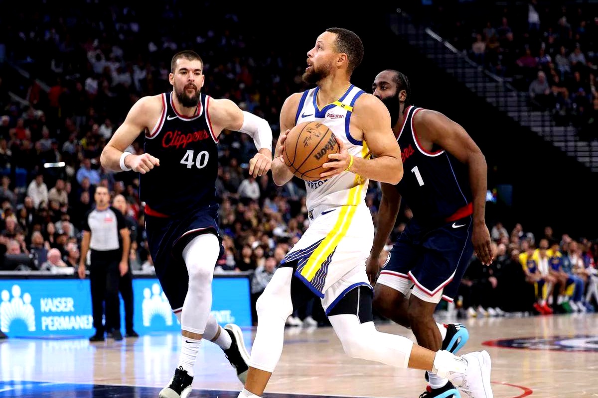 快船负于凯尔特人，乔治孤掌难鸣表现疲软的简单介绍