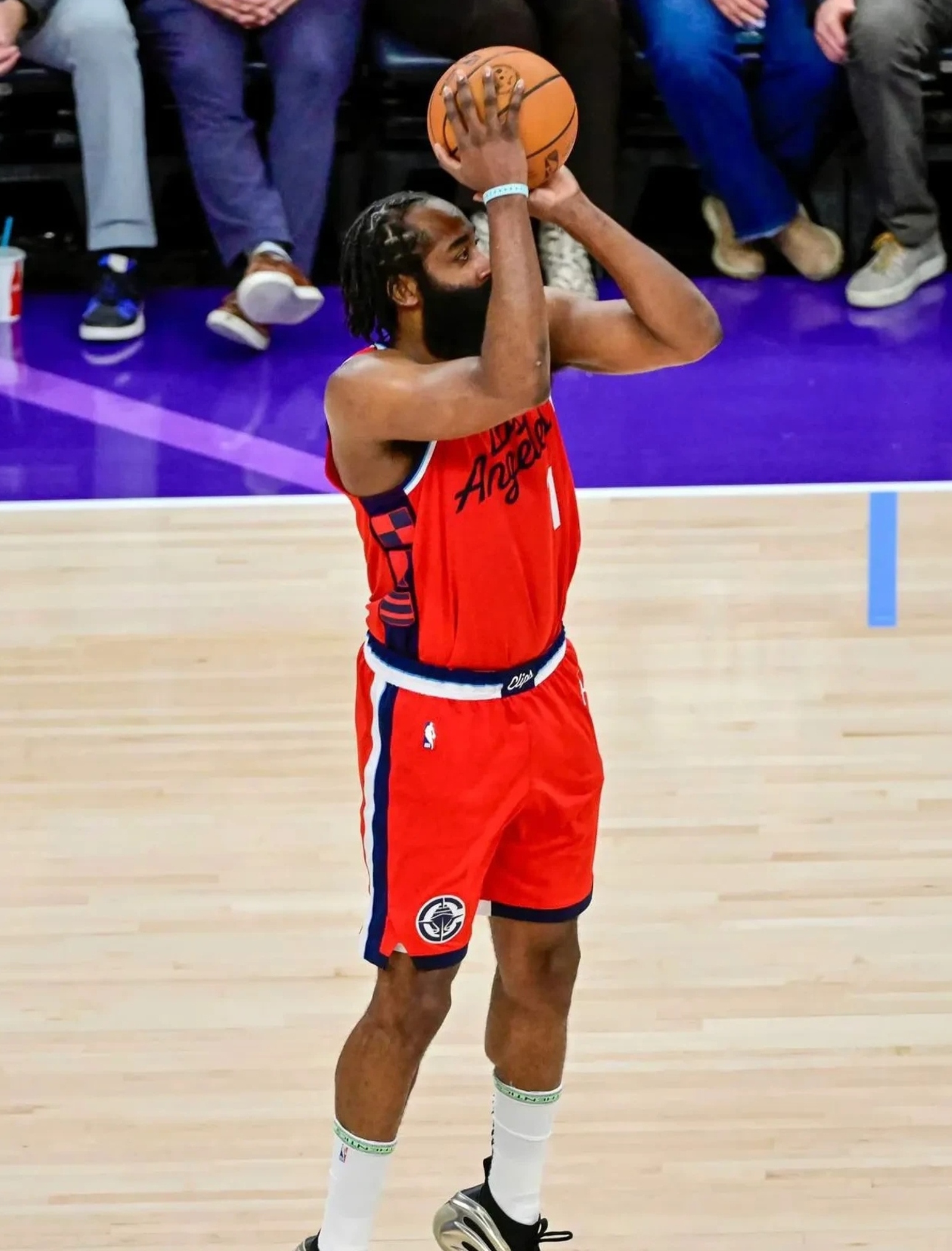 快船惨败鹈鹕,遭遇两连败 快船惨败鹈鹕,遭遇两连败