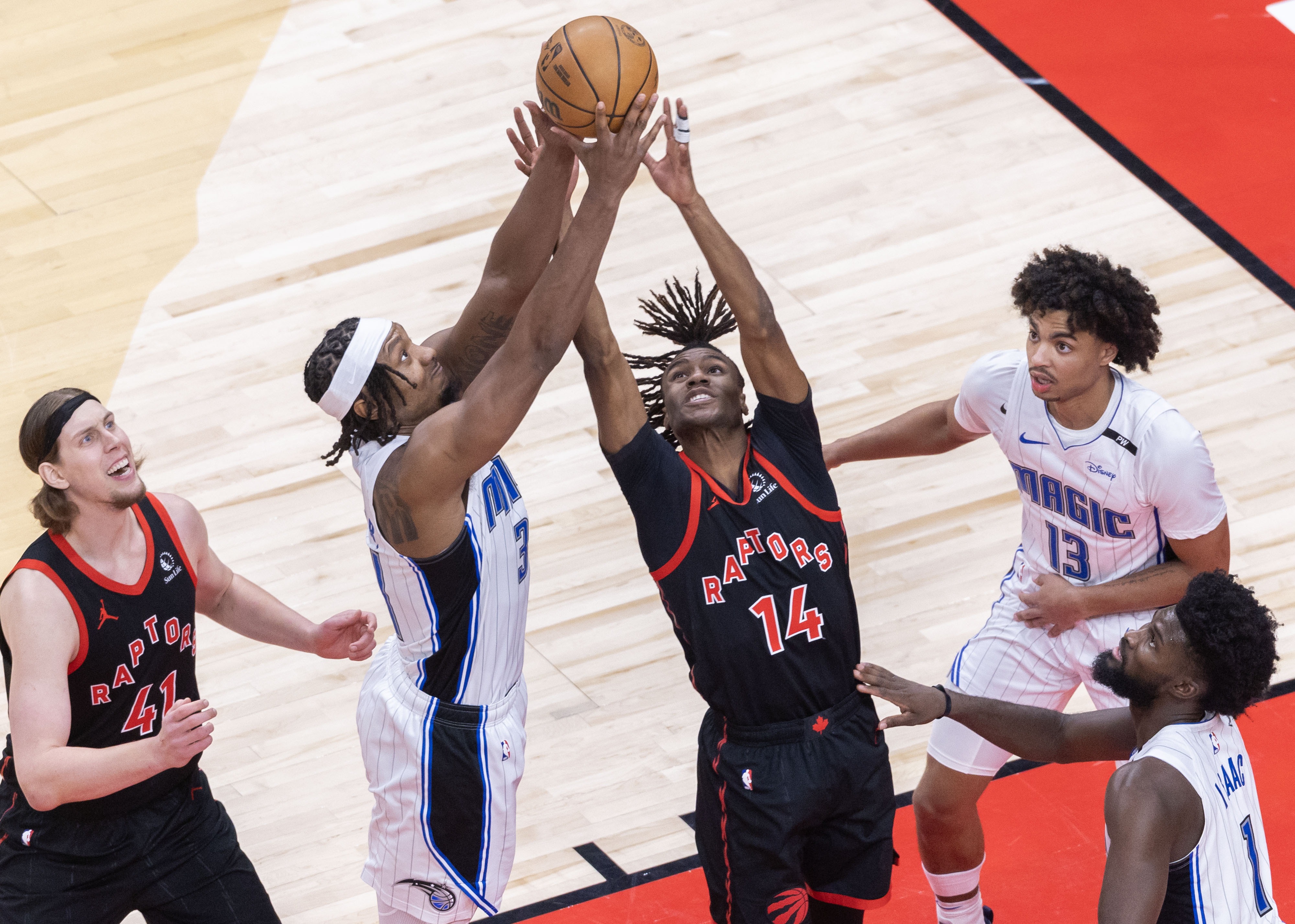 猛龙客场大胜篮网保持不败 猛龙客场大胜篮网保持不败