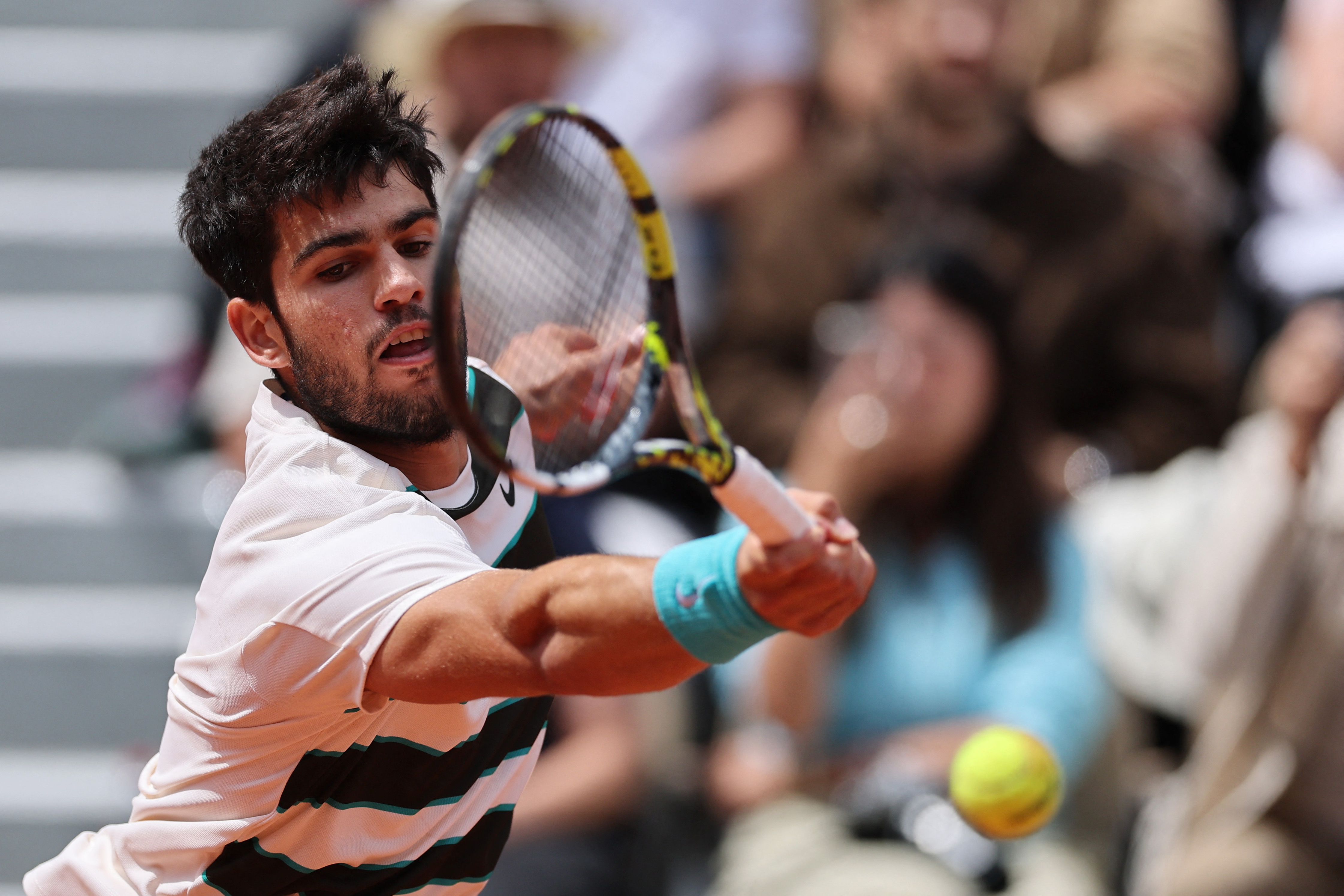 关于德国网球队翻盘世界网球队，阿尔卡拉斯统治全场的信息