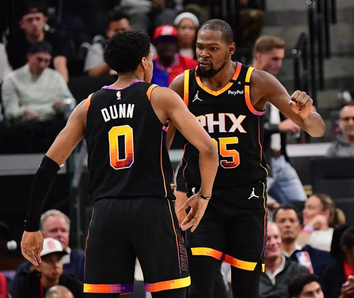 包含76人惜败马刺，埃文斯独得分的词条