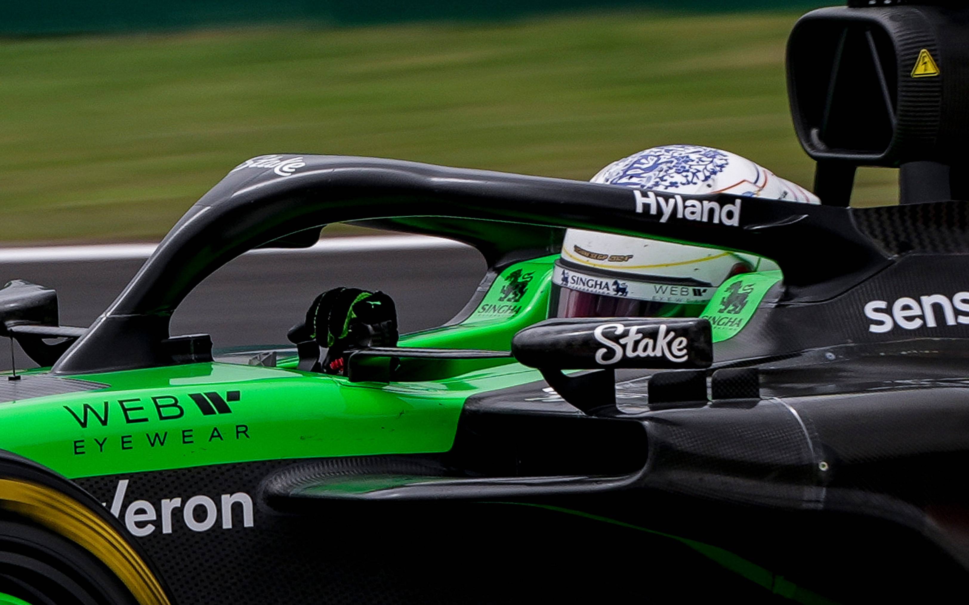 红牛二队翻盘雷诺车队,周冠宇高光表现 红牛二队翻盘雷诺车队,周冠宇高光表现