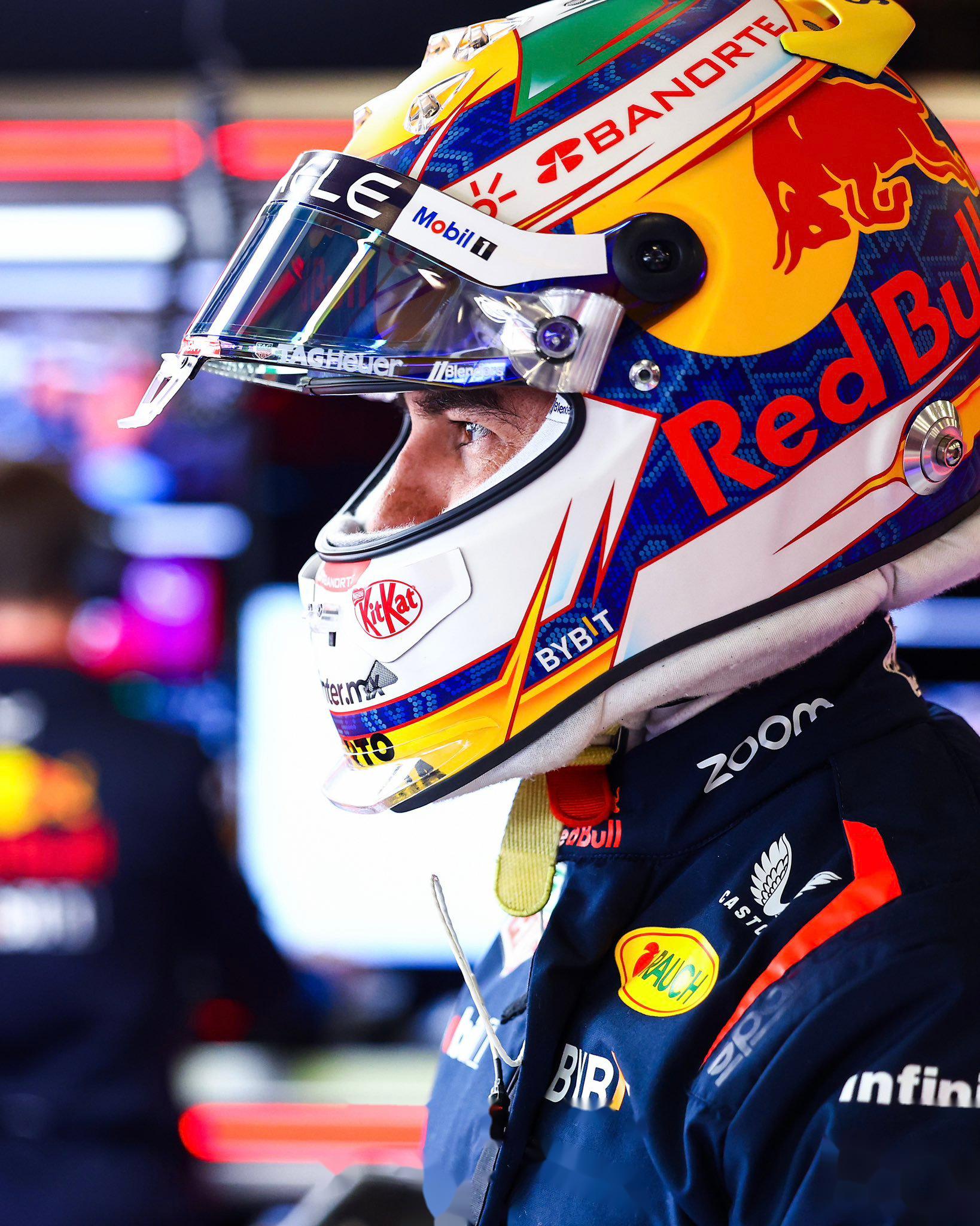 世俱杯赛程-红牛车队鏖战雷诺车队，佩雷兹刷新纪录