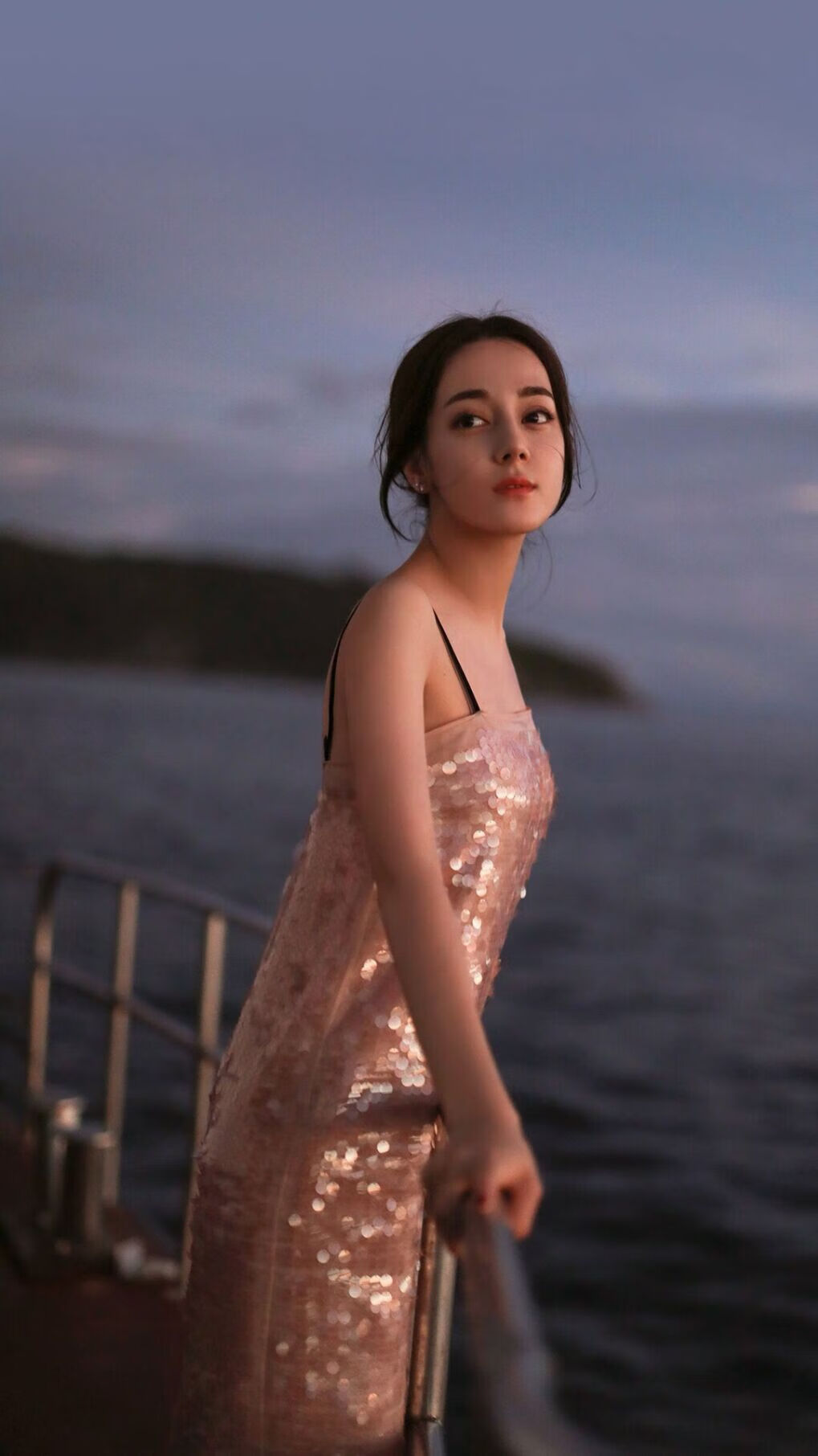 布伦森终场绝杀导逆转,热火惊险捍卫主场击败魔术