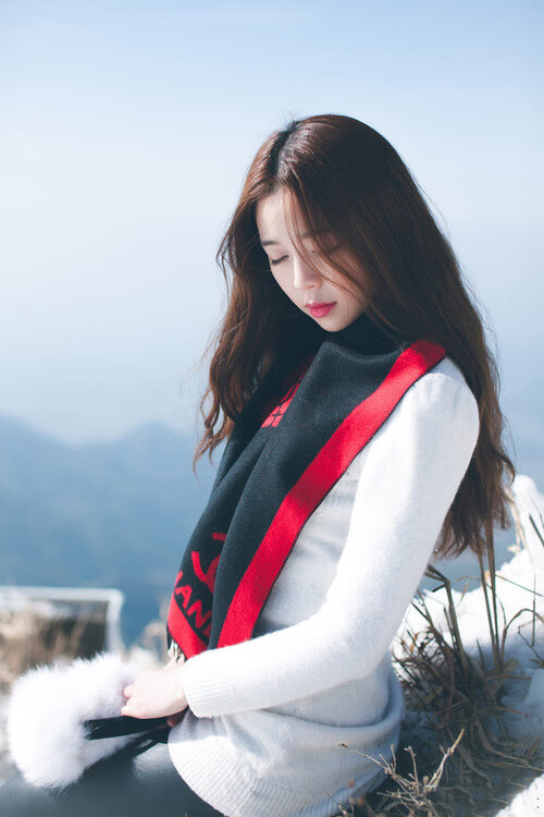 奇才淘汰赛过关雄鹿，布伦森成关键先生，单骑救主的英雄叙事与团队胜利的现代隐喻