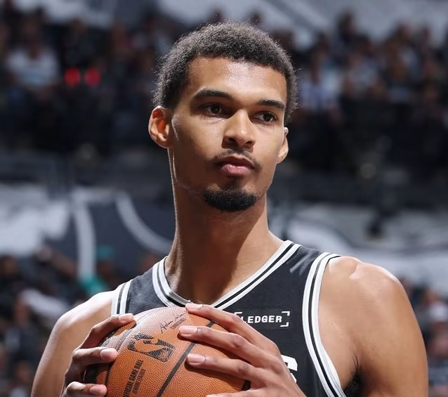 勇士防守锁死火箭，文班亚马成为关键先生